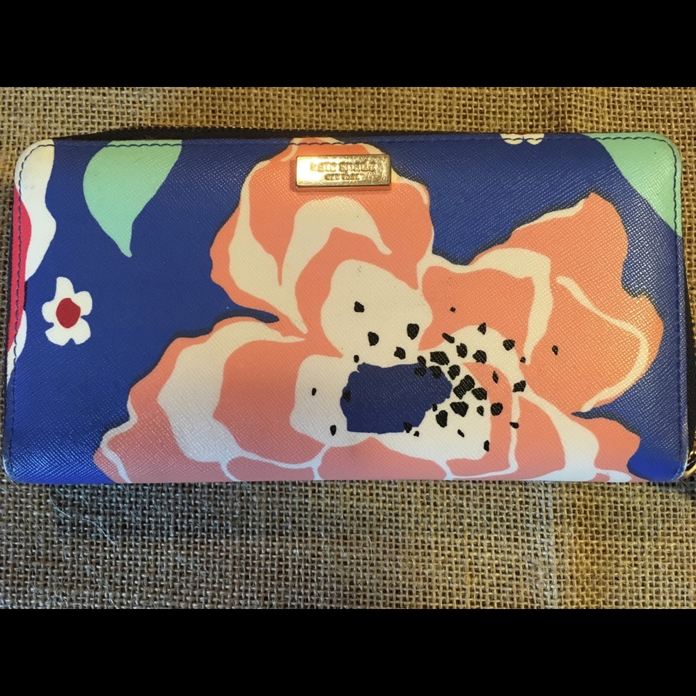 Kate Spade Cameron Street Lacey flower wallet